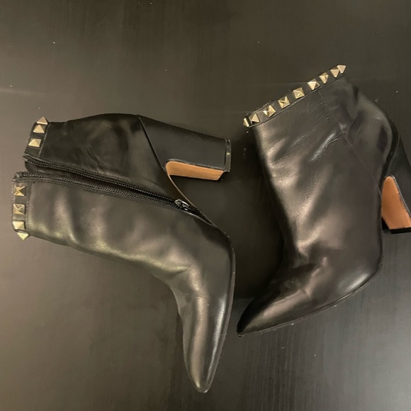 ROCKSTUD LEATHER ANKLE BOOTS Valentino - Picture 3 of 5